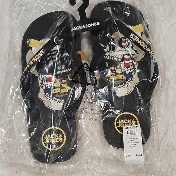 Jack & Jones Other - Jack & Jones Skull Print Flip Flops Men's 7/8